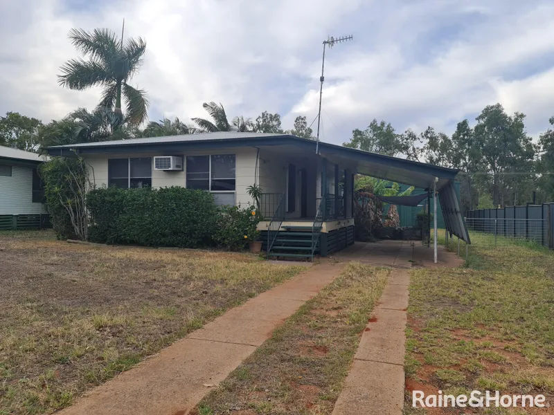 THREE BEDROOM HOME WITH AC THROUGHOUT AND DOUBLE BAY SHED