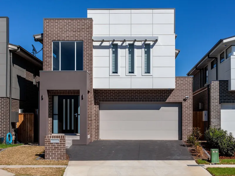 AS NEW BEAUTIFUL 4 BEDROOM HOME