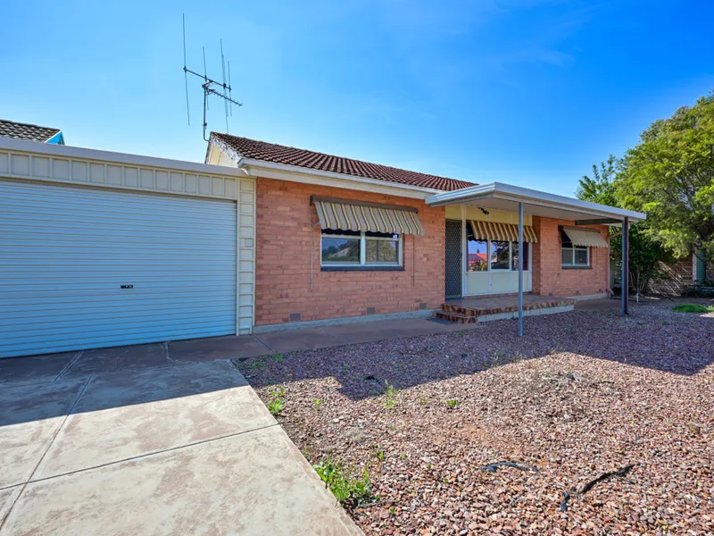 LOCATION, SIZE & CONVENIENCE - MOVE-IN, INVEST OR RENOVATE