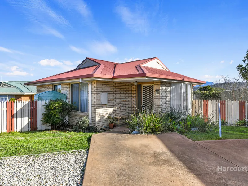 Low Maintenance Comfortable Living On One Level