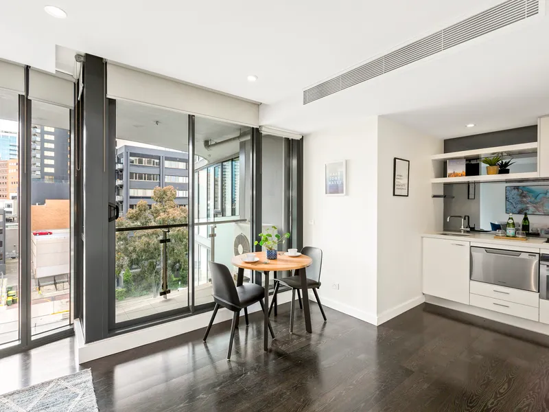 Sleek and Stylish South Melbourne Living!