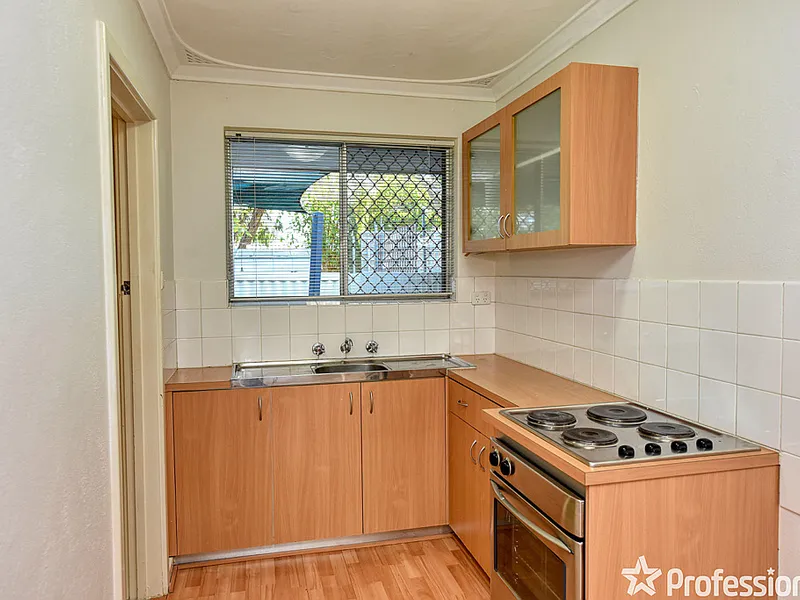 Modern unit close to beach