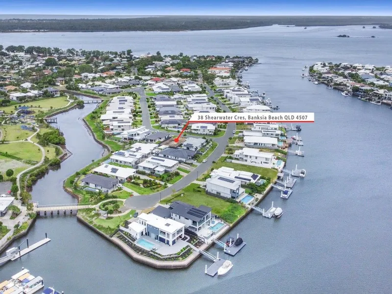 Be quick! Very rare piece of island paradise