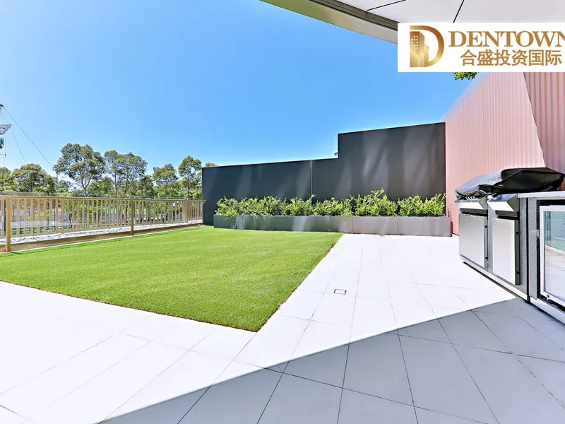 A Must-see Penthouse Style Rooftop for Family and Entertainers-Two Levels of Open Living Space