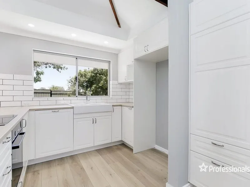 Glorious Girrawheen Gem