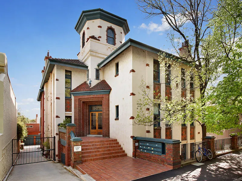 STUNNING STUDIO IN HEART OF EAST MELBOURNE