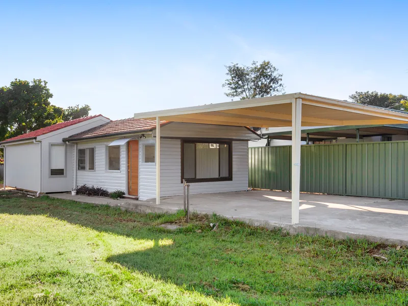 Neat 2 Bedroom Home Plus Study