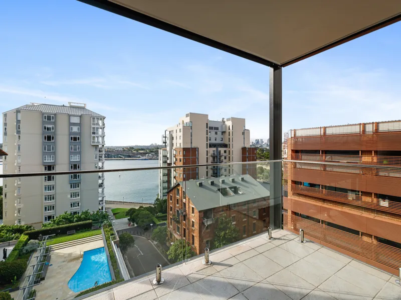 Three Bedroom Apartment With Harbour Views