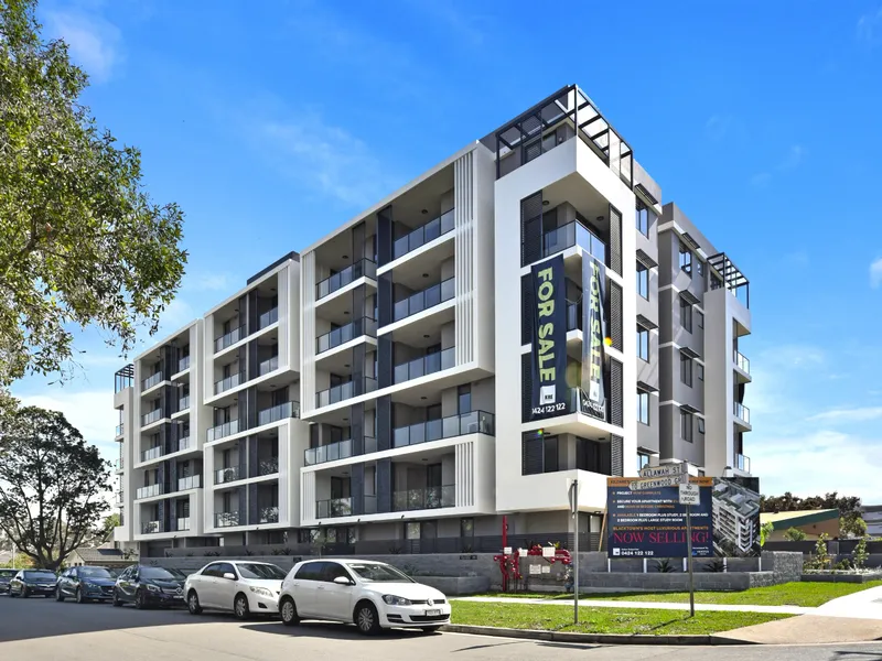 EXCLUSIVE 2 BEDROOM UNIT + SEPARATE STUDY AREA