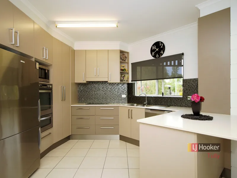 BUSH AND BEACH RETREAT