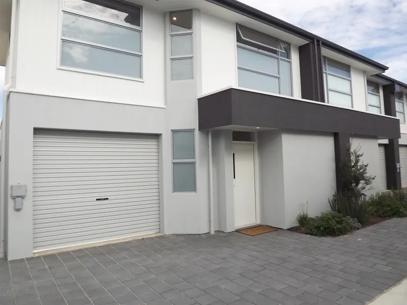 SECURE HIDDEN GEM IN PRIME LOCATION!!