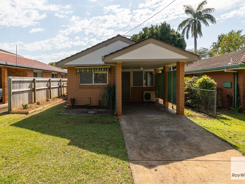 LOCATION! LOCATION! IN THE HEART OF REDLAND BAY