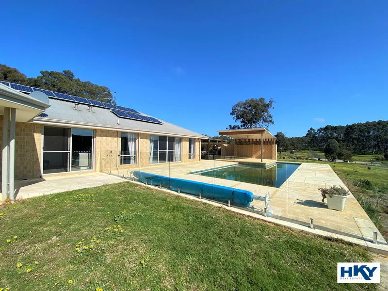 LUXURY MEETS LIFESTYLE !