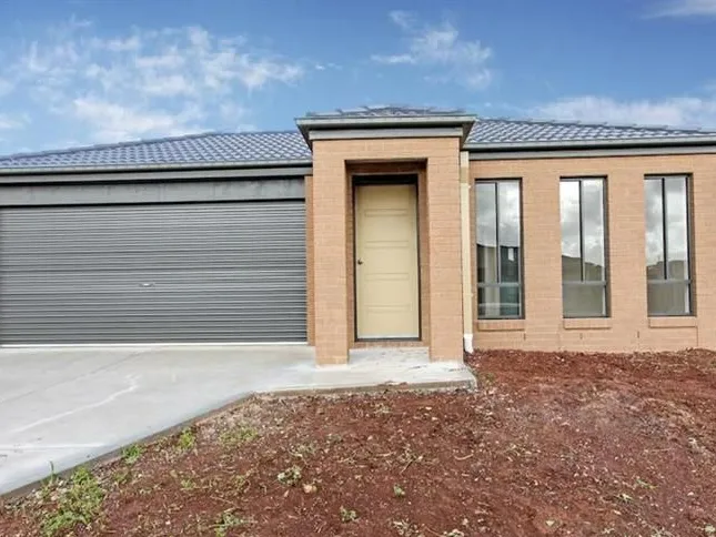 Family Home in Perfect Location in Tarneit