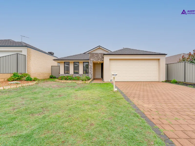 Move in Ready Family Home!!