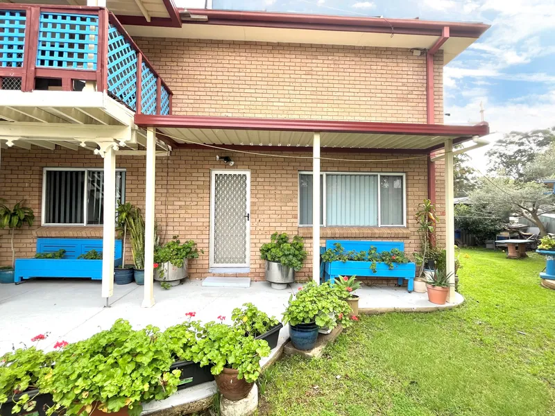 Spacious two-bedroom unit in prime location