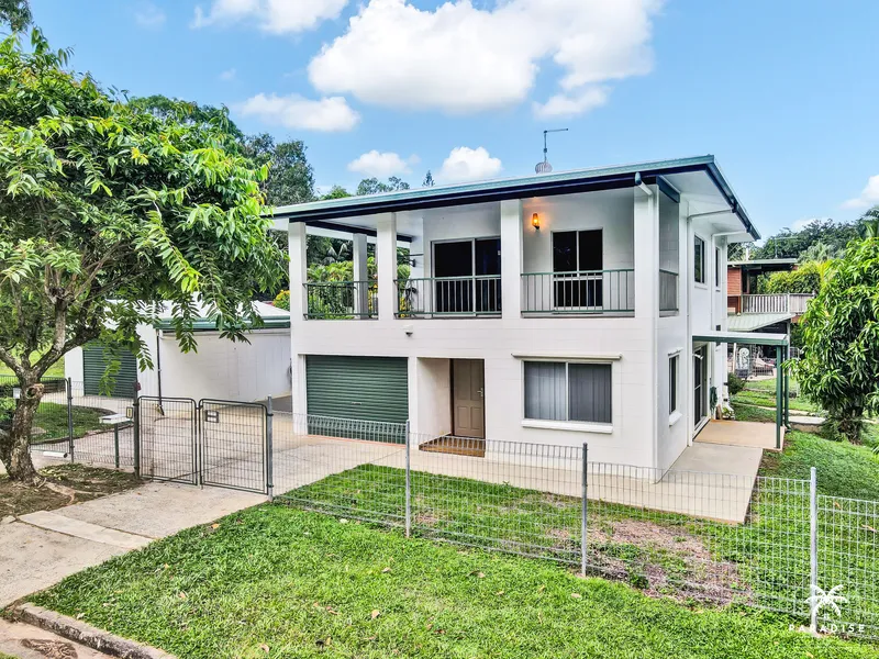 The CASTLE AT BUCHAN STREET | Palm Cove