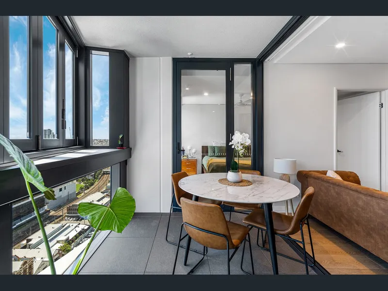 Luxurious 2B2B1C Apartment on level 23 with Stunning Views in the heart of Fortitude Valley