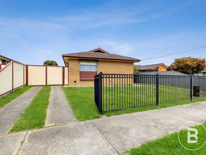 THRE BEDROOM BRICK HOME CLOSE TO AMENITIES