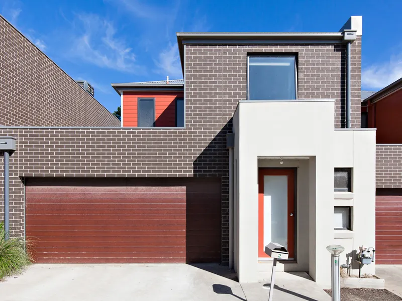 Situated in a quiet, Canadian location, this home is perfect for those needing quick access to the University or the heart of Ballarat