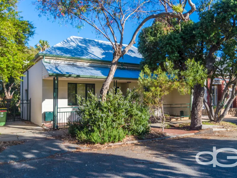 Fremantle Home With Separate Studio