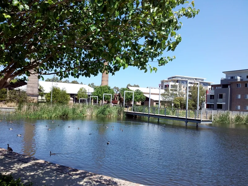 Lovely two bedroom apartment with good lifestyle! Only 5mins drive to Parramatta City!