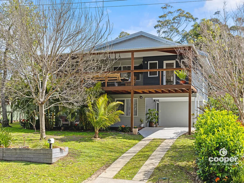 Classic Mollymook Beach House with Ocean Glimpses
