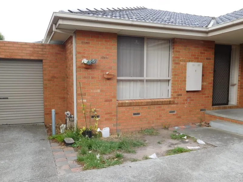 Great 2 bedroom Unit - Walk to Dandenong Markets