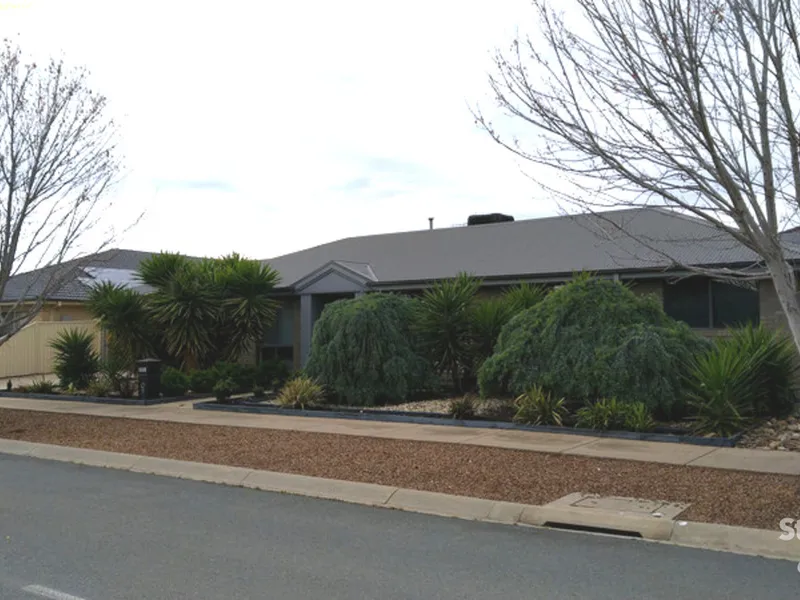 FAMILY HOME IN SHEPPARTON NORTH