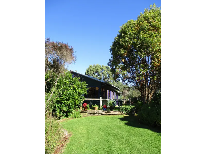 Lifestyle Farm with Commercial Lease Included