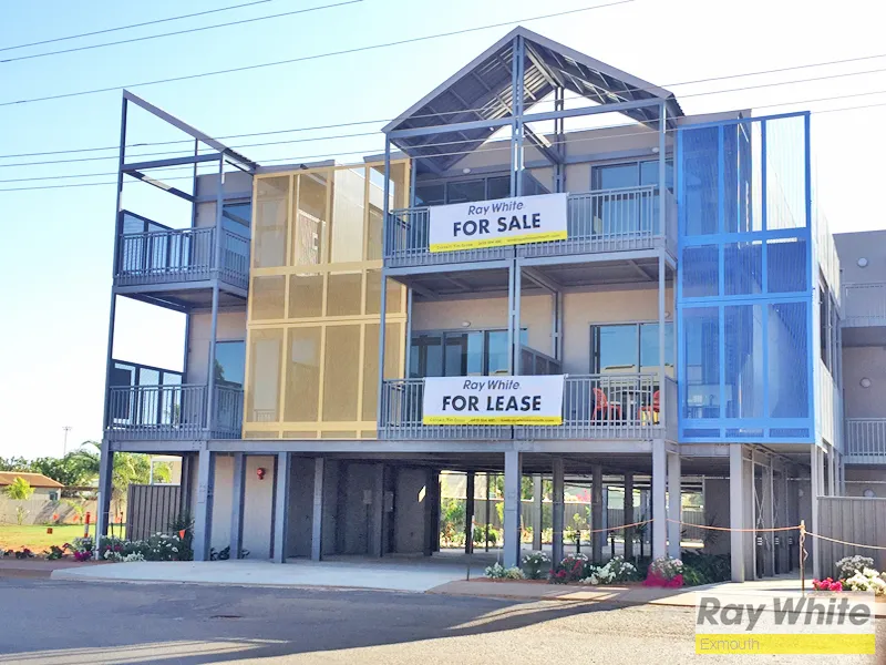 TOP FLOOR FURNISHED 1 BEDROOM APARTMENT