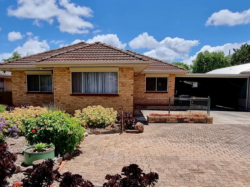 Delightful Family home with Wide frontage & Land size of 685 sqm approx.