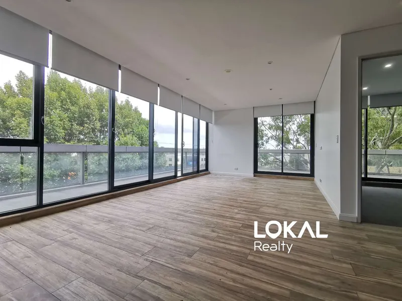 Near New Three Bed Apartment with Huge Balcony