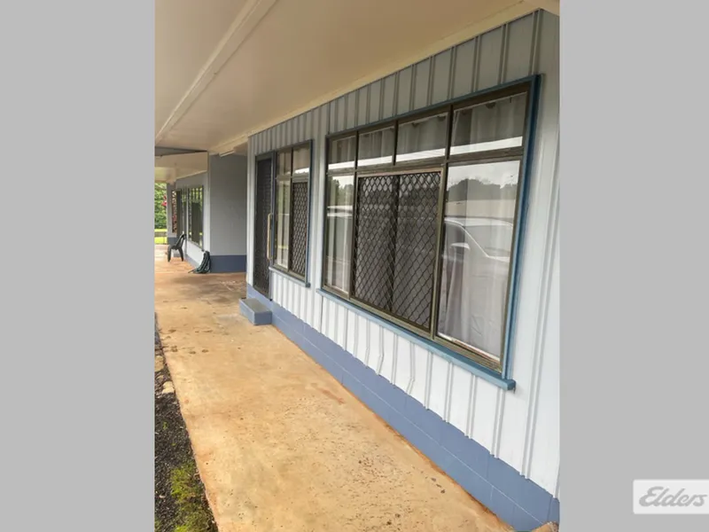 Cosy 2 Bedroom Unit Close to Town