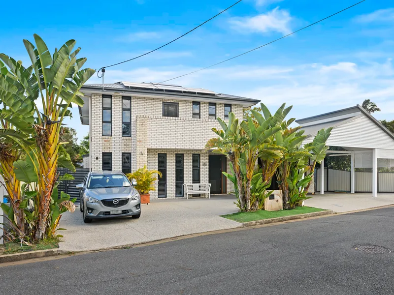 Enormous Family Home with Granny Flat, Ready for Modern Living