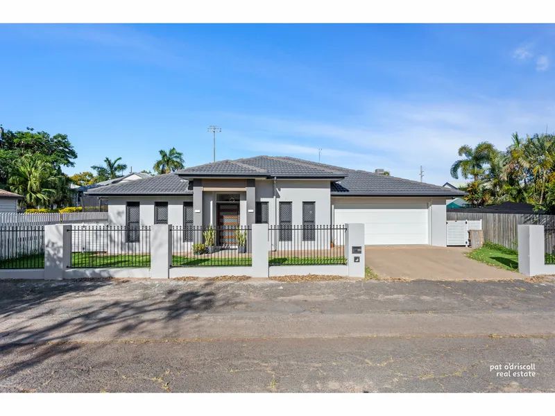 Modern Near New 4 Bedroom 2 Bathroom Home on The Range...