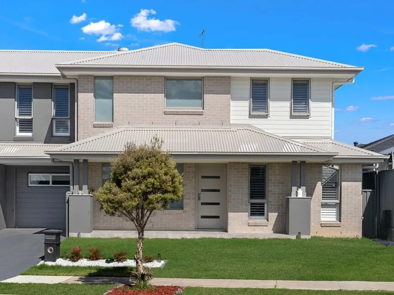 MODERN FOUR BEDROOM FAMILY HOME!