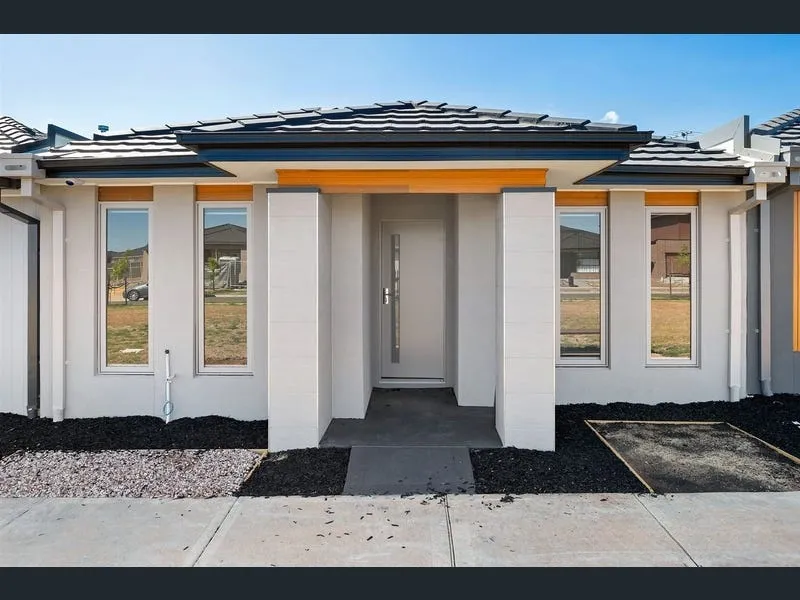 Stylish and Spacious Family Home in Wyndham Vale