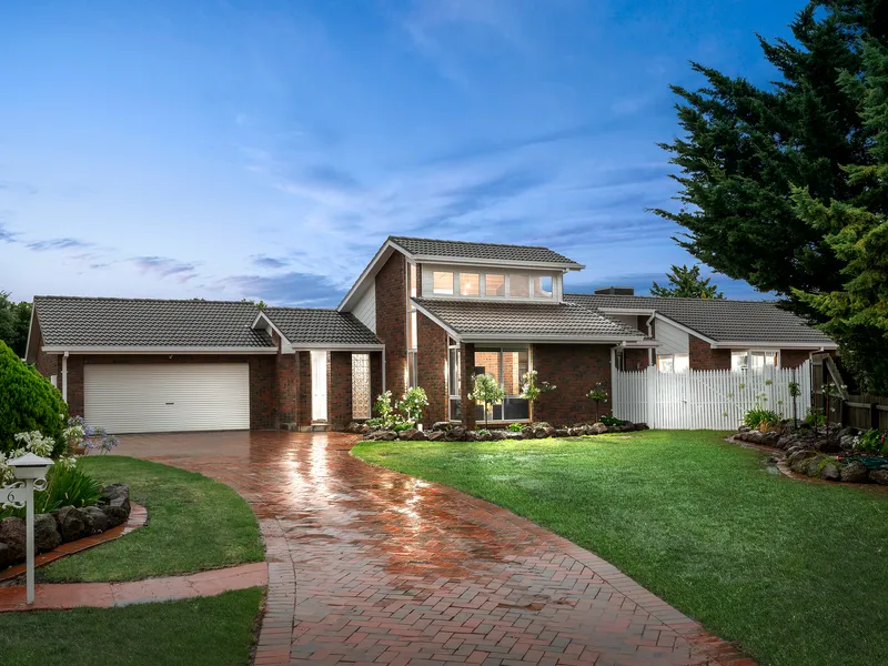 Large Clinkerbrick Home with Side Access on Large 1476m2 (approx.)