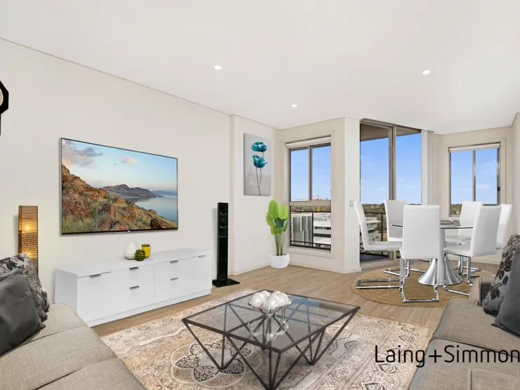 Top Level Unit With Fantastic Outlook!