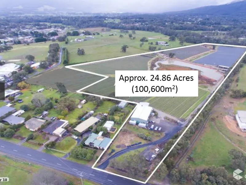 Strawberry farm close to the Yarra Junction town center