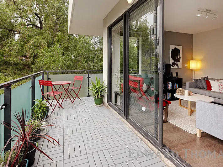 Modern Entertainer Opposite Parklands