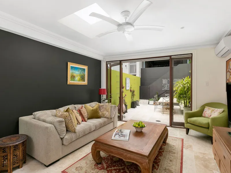 Traditional terrace with modern finishes in central location