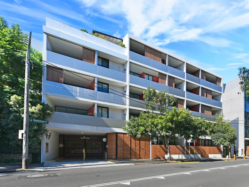 Designer lifestyle retreat of space and style