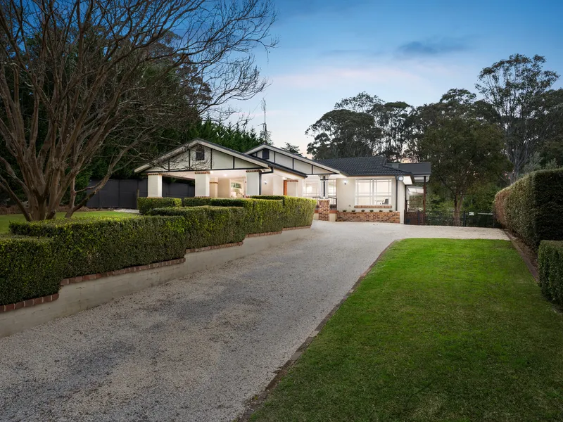 Stunning Home on 1,871sqm in the heart of Kurrajong Village