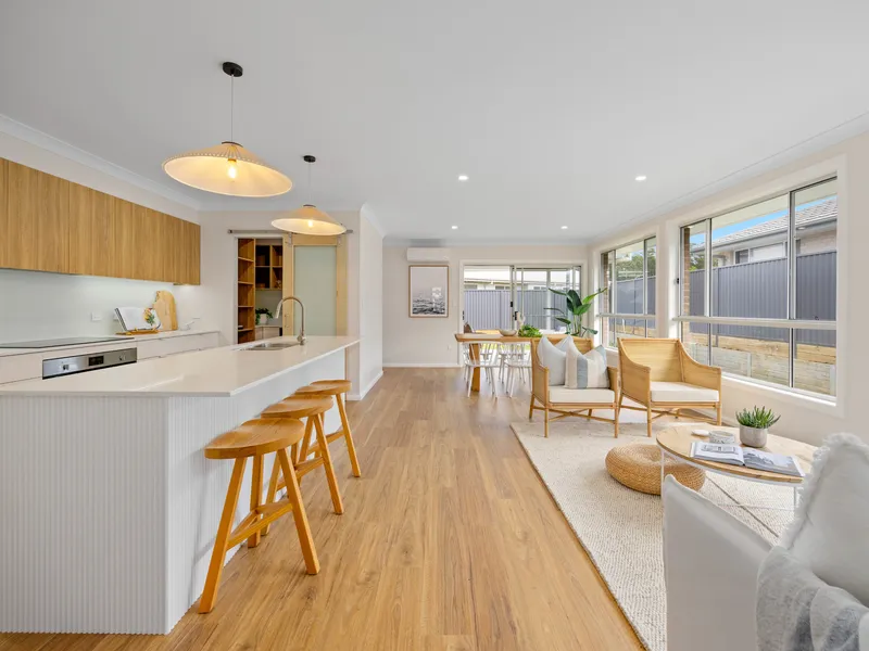 Brand New Luxury Coastal Home in Modern Precinct