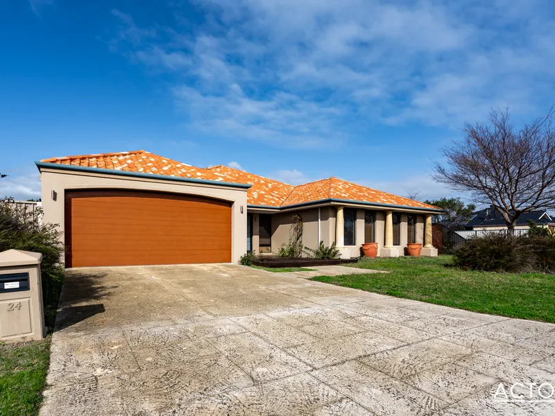 LARGE HOME WITH POOL & SIDE ACCESS