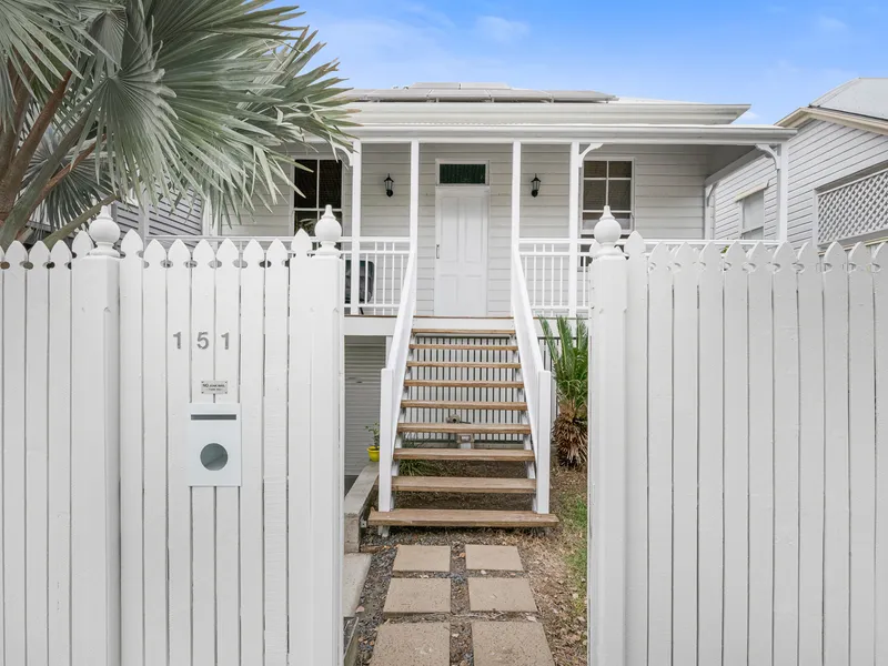 506m2 Charming Worker's-Cottage Queenslander Bursting With Potential