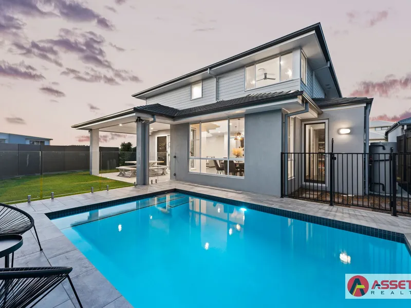 Near New Elegant 5 Bedroom , 4 living , 3 Bathroom Family Home at 'Providence ' South Ripley