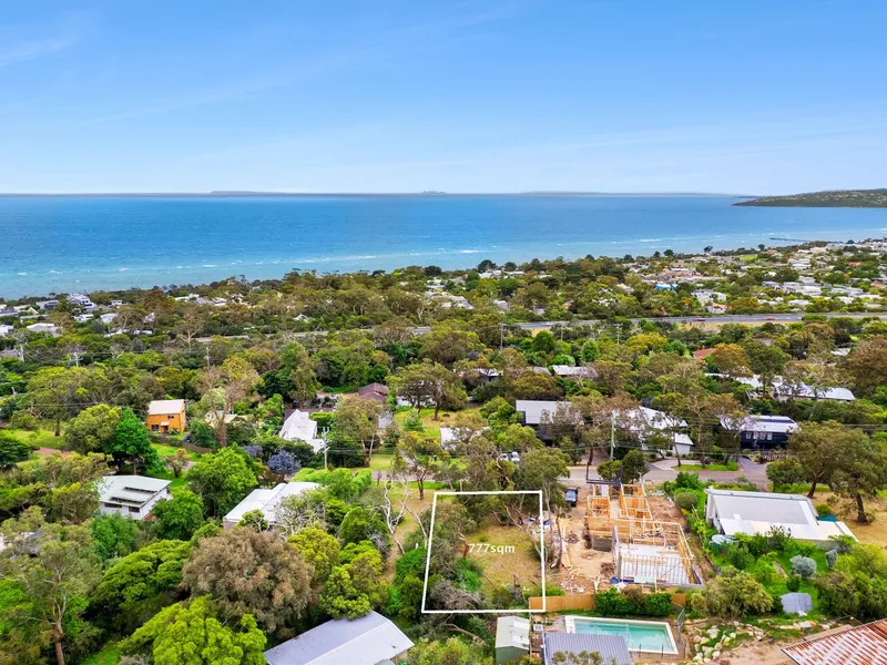 Large hillside block, potential bay view